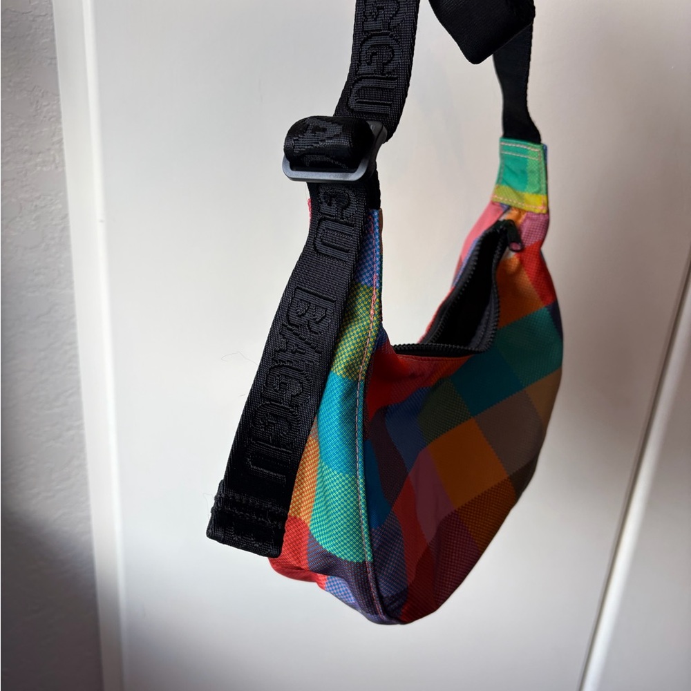 Baggu Madras Small Crescent - Picture 4 of 6